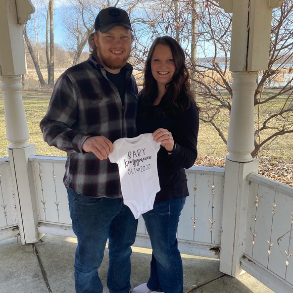 Meet your Posher, Mariah - Picture 2 of 3